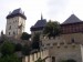 pohled na hrad z karlštejnských hradeb...